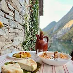 게스트하우스 Neomalsore Agrotourism, Komani