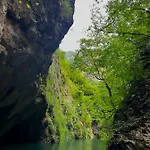 Neomalsore Agrotourism, Komani 게스트하우스
