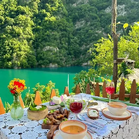 Neomalsore Agrotourism, Komani Lake Konukevi Koman