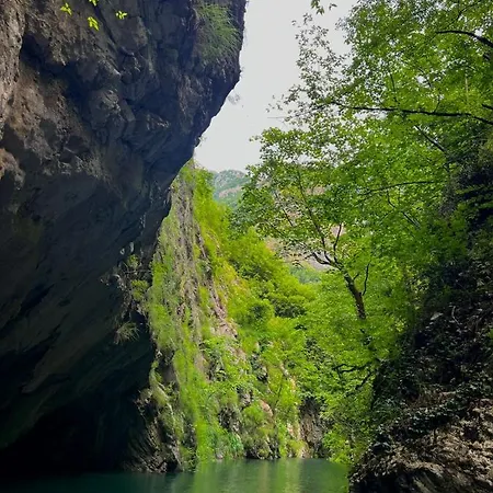 Neomalsore Agrotourism, Komani Lake Konukevi