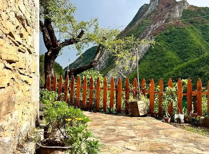 Neomalsore Agrotourism, Komani * Koman