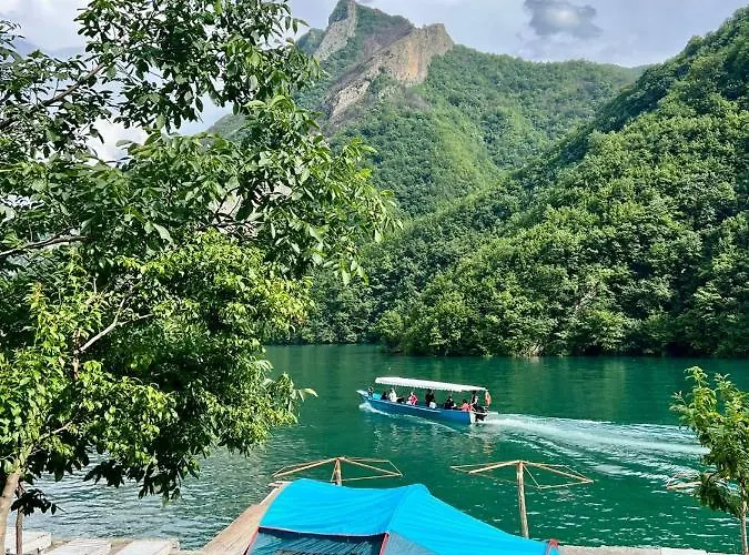 Neomalsore Agrotourism, Komani 호텔 Koman