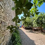 Neomalsore Agrotourism, Komani