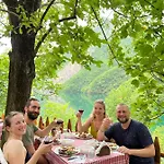 Neomalsore Agrotourism, Komani *