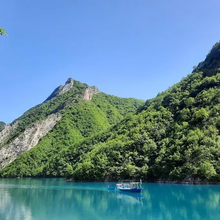 Hotell Neomalsore Agrotourism, Komani Koman