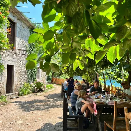 Neomalsore Agrotourism, Komani Hotell Koman