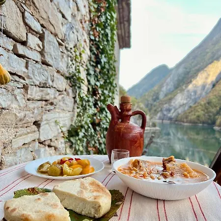 Hotell Neomalsore Agrotourism, Komani