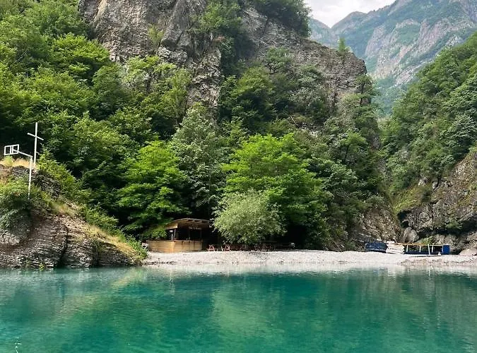 Hotel Neomalsore Agrotourism, Komani Koman